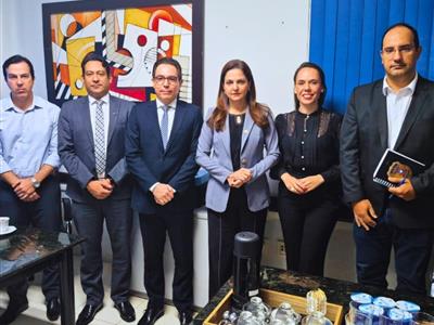Foto da Notícia: OAB-MT e Subseção de Sorriso se reúnem com corregedor-geral da PJC para acompanhar apuração sobre supostas irregularidades na delegacia