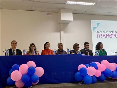 Foto da Notícia: Gisela Cardoso participa de Roda de Conversa Jurídica com alunos de Direito para falar sobre violência contra a mulher