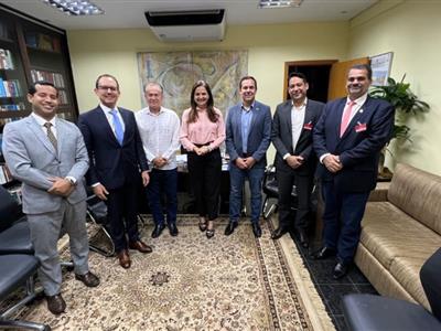 Foto da Notícia: Gisela Cardoso leva demandas da advocacia criminalista ao desembargador Perri e ao novo secretário de Justiça