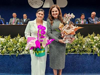 Foto da Notícia: Em solenidade histórica, Gisela Cardoso dá posse à primeira presidente eleita da 10ª Subseção, Wanessa Franchini